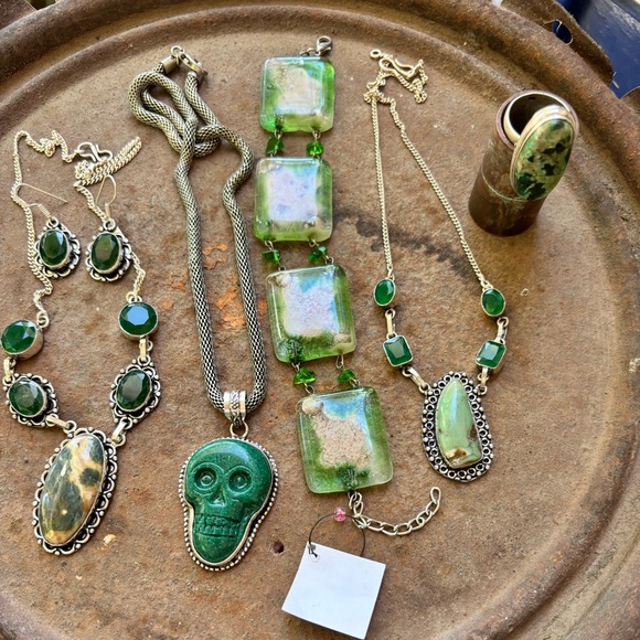 Assorted Vintage special 2 pc. Set Sterling HOLD Skull, Necklace+GRN Bracelet - Picture 3 of 5